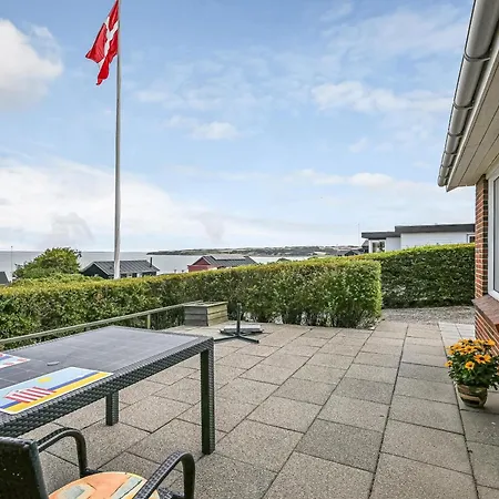 Velholdt Med Smuk Udsigt Sj35 *