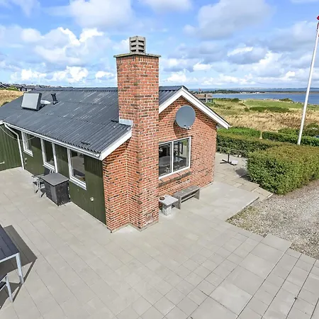 Velholdt Med Smuk Udsigt Sj35 Feriehus